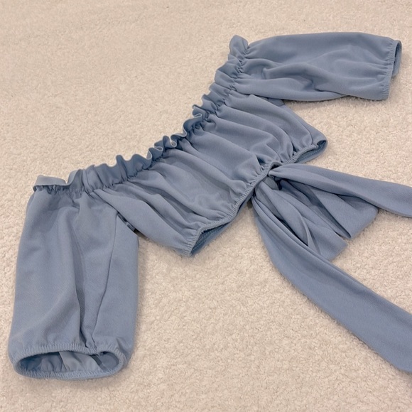 *SOLD* PRETTYLITTLETHING - Tie-back Off-the-shoulder Top - Sky Blue (US 4) - Picture 7 of 11